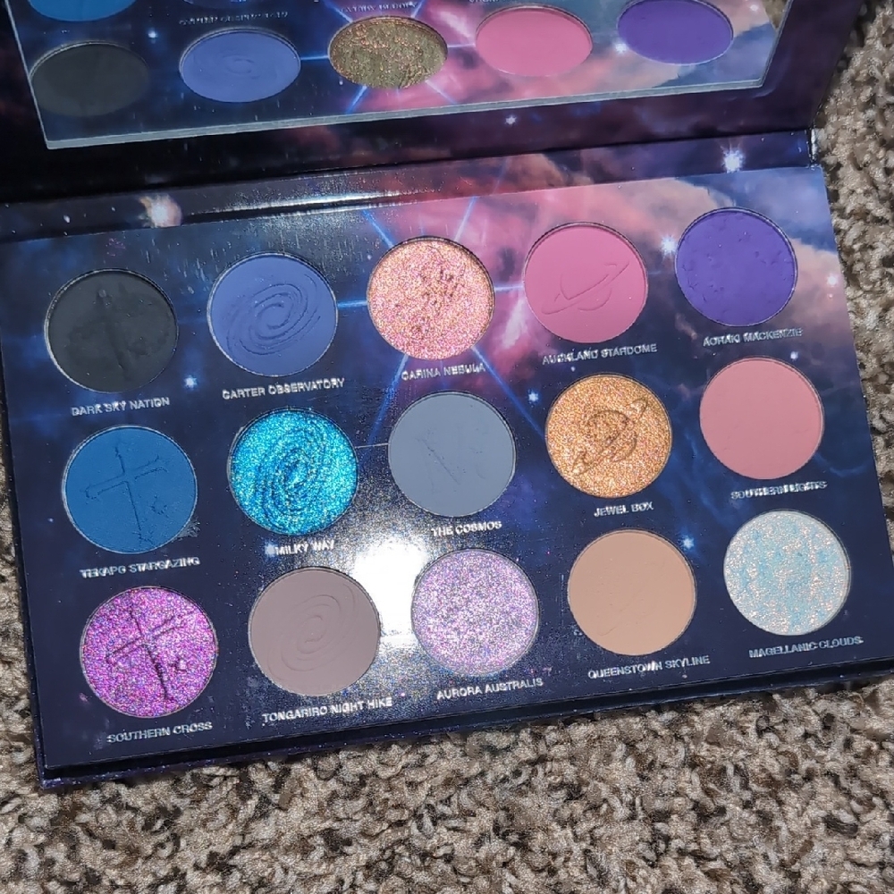 Nomad New Zealand Stargazing Eyeshadow Palette